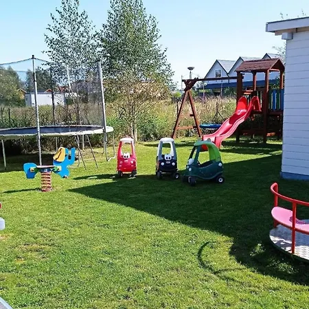 Ferienhaus Charmantes In Mit Terrasse Und Grill Bobolin